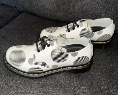 Oxford Dr. Martens 1461 blanco negro lunares cuero liso nuevo sin caja para mujer talla 6” Foto 1 de 4