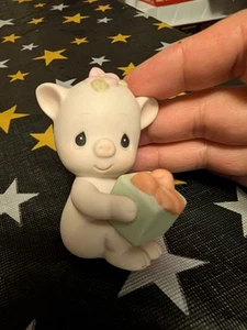 Precious Moments SCHWEIN "OINKY BIRTHDAY" #524506 2,5" 1993 ohne Karton kostenloser Versand  - Bild 1 von 2