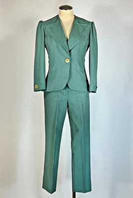 Vintage 1970's Misses Grey-green 2-piece Jacket + Pants suit by WATTS LINE sz 9 - Image 1 of 4