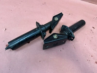 Par de amortiguadores de parachoques trasero BMW E30 325e 318I OEM 167 k millas Foto 1 de 4