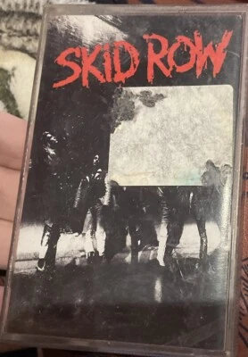 SKID ROW Skid Row 1989 CASSETTE TAPE GLAM/HAIR METAL HARD ROCK CLASSIC RARE - Image 1 of 3