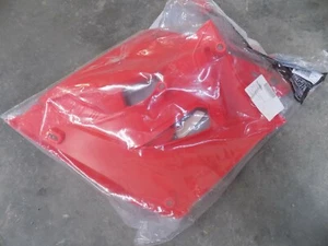 2002 HONDA CR125 RADIATOR SCOOP FRONT PLASTIC CR 125 CR 250 02 03 04 05 06 07 - Picture 1 of 2