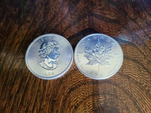 20 x 1 Oz 999 Silver Canadian Maple Bullion coins (mixed years) - Picture 1 of 7