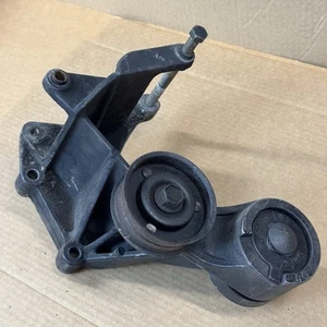 Soporte de montaje de alternador Mustang 87-93 y polea tensora ralentí 5,0 OEM 572 - Imagen 1 de 14