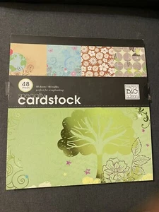 Me & My Big Ideas 12 x 12" Specialty Paper- Glitter, Foil, UV Coating, Flocking - Picture 1 of 10