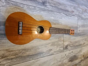 Aria Ukulele Au-120 great condition. ships fast from the USA! - Picture 1 of 5
