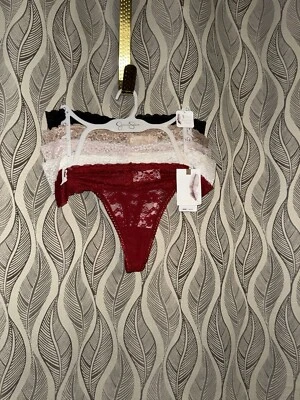 🎄 Lote de 5 bragas tanga ultra coquetas Jessica Simpson talla grande 🔥💜 $60 Foto 1 de 3