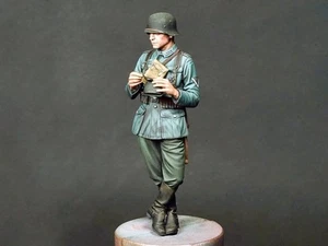 Modelo Real 75mm 1/24 Soldado de Infantería de la Wehrmacht Alemana Comer de Lata Desorden 958 - Imagen 1 de 1
