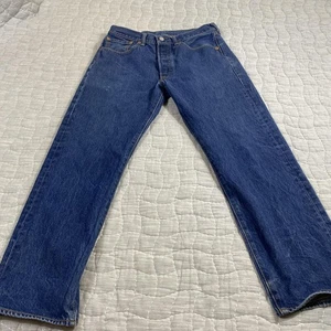 Levis 501 Jeans Mens 32x30 Blue Button Fly Straight Leg Original Fit Denim - Picture 1 of 12