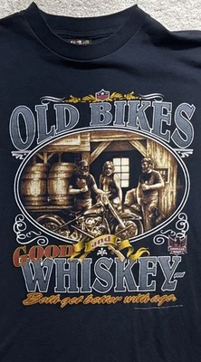 Camisa De Colección 1993 3D Emblema Bicicletas Antiguas y Buen Whisky Motociclista Americano Distribuidor EE. UU. Talla L Foto 1 de 4