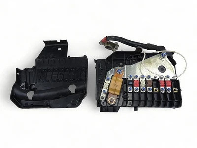 Scatola fusibili distributore di corrente Ford Focus III DYB AV6T-14A067-BC - Immagine 1 di 2