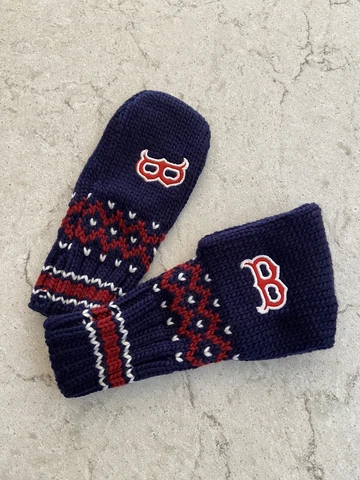 Boston Red Sox Knit Winter Mittens Gloves Beverage Holder SGA Fenway Park - 2021 Cover