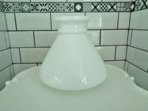 Mid Century Öllampenschirm weißes Glas und klar 9x8,3ins Sockelöffnung 92mm gebraucht - Bild 1 von 24
