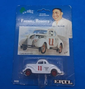 Vintage ERTL Diecast Fireball Roberts #11 White Lightning modificato scala 1:64  - Foto 1 di 2