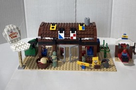 LEGO SpongeBob 3825 Krusty Krab Complete Set All Minifigures Display Ready
