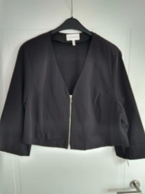 ♥️CHALOU Kurz  Bolero, Gr. 52 festlich, Neu mit Etikett, NP 64€ , Schwarz ♥️ - Bild 1 von 4