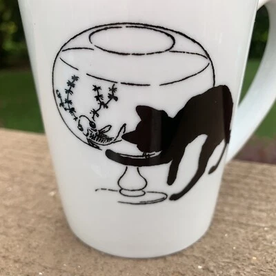 Metropolitan Museum of Art, Le Chat Noir White Mug MMA 2010 Black Cat & Fishbowl - Image 1 of 4