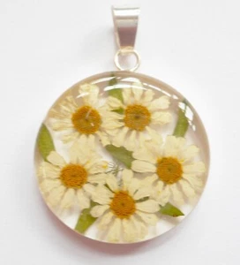 Sterling Silver Dried White Flower Round Pendant - Picture 1 of 1