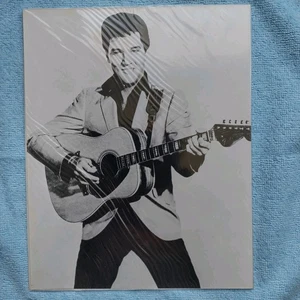 8 Black N White Elvis Presley Photos From The 1980s - Picture 1 of 8