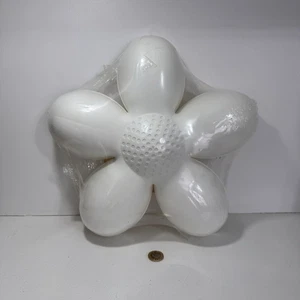 IKEA Smila Blomma Flower Wall Lamp White Brand New - Picture 1 of 8