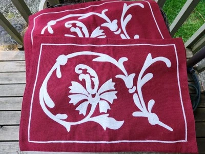 Set of 2 Williams Sonoma Linen Cotton Red White Embroidered Placemats 14 x 20 - Image 1 of 3