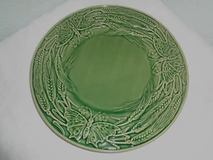 Plato de picar mariposa BORDALLO PINHEIRO mayólica verde 12,25" en relieve Portugal - Imagen 1 de 3