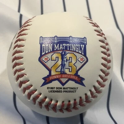 Pelota de béisbol 97 New York Yankees Don Mattingly Day Rawlings (sin facsímil Sig) Foto 1 de 4