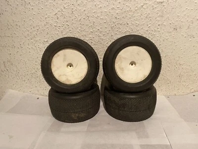 4 Hot Bodies Truggy  Off Road Räder-14 mm Mitnehmer,für 1:8 Modelle- - Bild 1 von 4