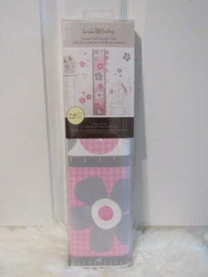 Tabla de crecimiento pelar y pegar bebé koala bonita en rosa Foto 1 de 3