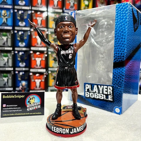LEBRON JAMES Miami Heat 2013 "Chalk Toss" #144 NBA Exclusive Bobblehead Cover