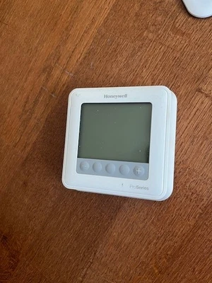 Honeywell Home TH6210U2001 Pro Series Programmable Thermostat DUAL PACK - Image 1 of 2