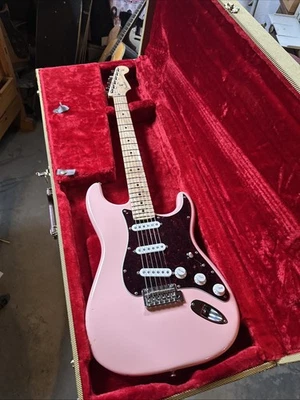 Fender Limited Edition Player Stratocaster Shell Pink 2019 - Image 1 of 4