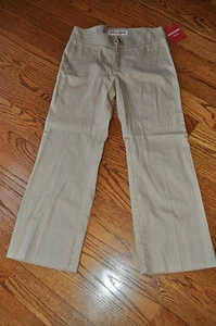 NWT!! Womens GUESS JEANS Beige Capris Pants Size 27~WOW~ - Picture 1 of 3
