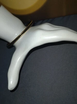 Brazalete Monet Chapado en Oro Cristal Negro Estrás Pavimentado Foto 1 de 4