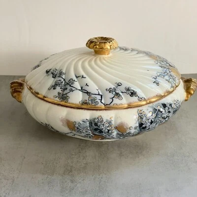 Bishop Powell & Stonier Melissa Blue Floral Round Covered Serving Bowl c.1878-91 - Image 1 of 4