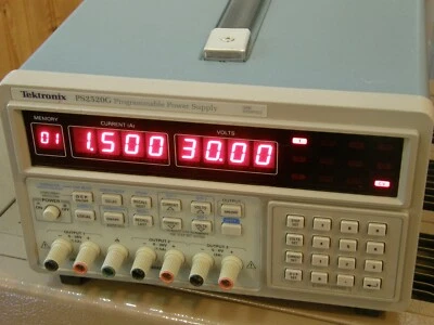 Fuente de alimentación de CC programable de triple salida TEKTRONIX PS2520G Foto 1 de 4