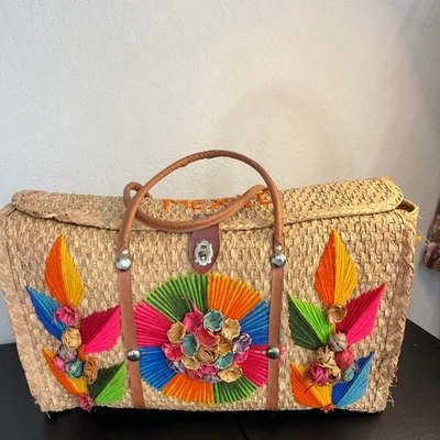 Bolso de Mano Vintage Tejido de Paja Fiesta Floral Bordado Asas de Cuero MÉXICO de Colección Foto 1 de 4