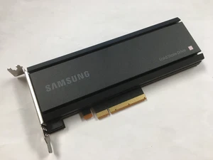Samsung SSD PM1735 HHHL 3.2TB  PCIE 4.0 NVME MZPLJ3T2HBJR-00AD3 / MZ-PLJ3T20 - Picture 1 of 4