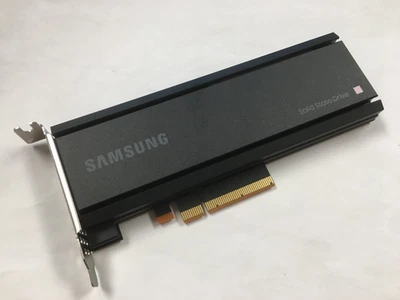 Samsung SSD PM1735 HHHL 3.2TB  PCIE 4.0 NVME MZPLJ3T2HBJR-00AD3 / MZ-PLJ3T20 - Image 1 of 4