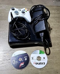Paquete Consola XBOX 360 S (1439) - 1 Mando, 2 Juegos, Consola con Cables - LEER - Imagen 1 de 11