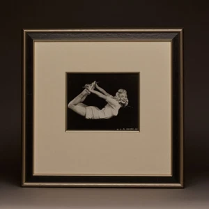 Marilyn Monroe Vintage Yoga Pose, 1948 - Dhanurasana - Picture 1 of 2