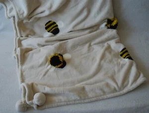 NEXT Natural Cosy Cute Bee Applique Throw Pom Pom 130x150cm - Picture 1 of 5