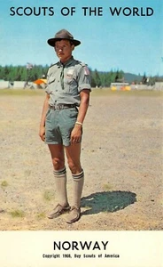 # B3856   BOY SCOUTS,   " SCOUTS OF THE WORLD "  POSTCARD,  NORWAY - Picture 1 of 2