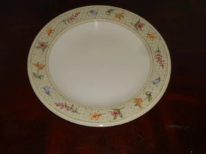 Beautiful Royal Doulton Everyday Fine China "GINGHAM FLORAL" Dinner Plate NICE - Picture 1 of 3