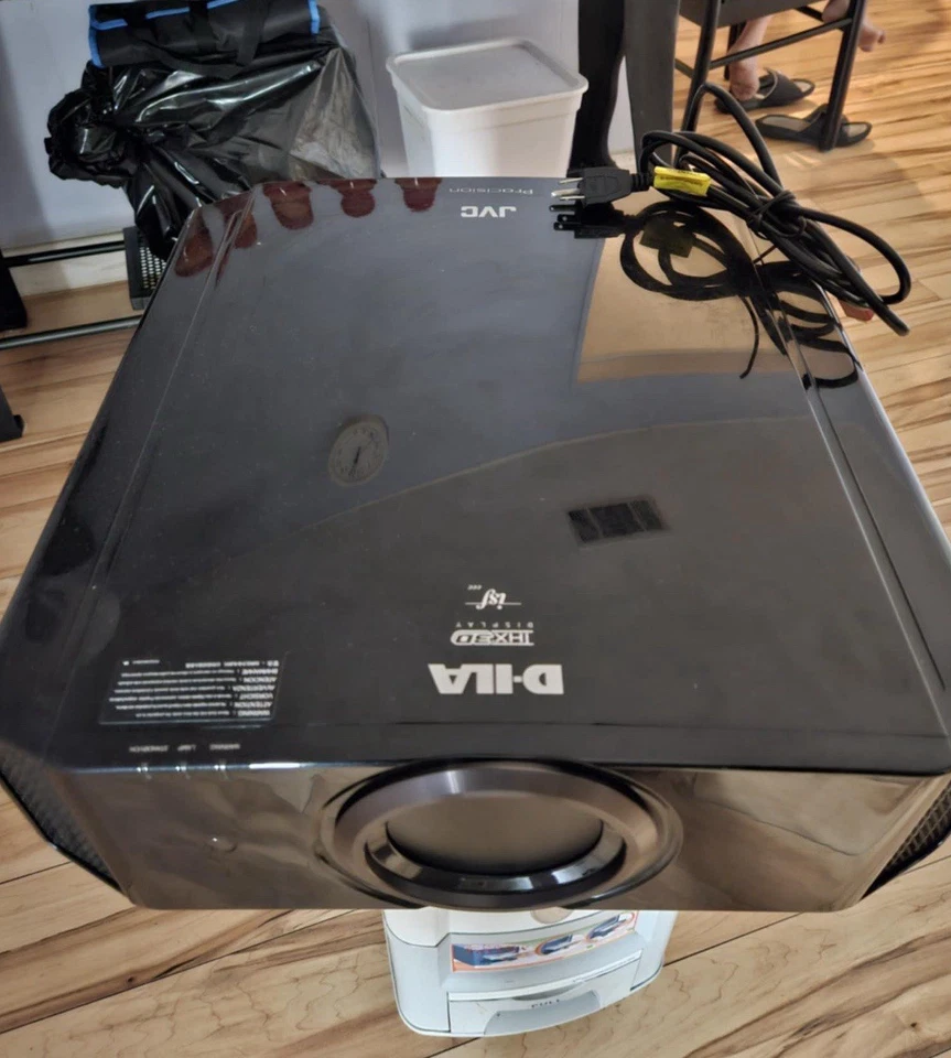 JVC D-ILA Projector DLA-X75RBU Used Excellent Condition - Image 1 of 1