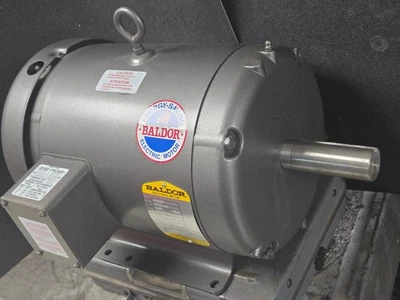 5HP-2.5HP BALDOR 2-SPEED MOTOR, 1725/850RPM, 208-230V, Fr 215T, 3Ph, Cat# M1508T - Image 1 of 4