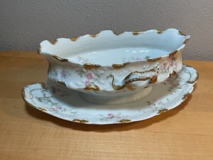 Haviland Limoges France Gravy Boat Gold Trim & Pink Roses Attached Underplate - Picture 1 of 11
