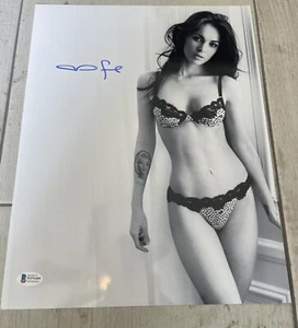 FOTO FIRMADA POR MEGAN FOX AUTOGRAFIADA 11X14 Beckett Testigo de Autenticidad - Imagen 1 de 1