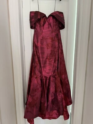 Vestido rojo con hombros descubiertos Zac Posen Foto 1 de 4