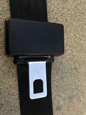 Juego de hebillas de cinturón de seguridad trasero Porsche 911 recambio APV, sacado de 75 Carrera. Foto 1 de 4